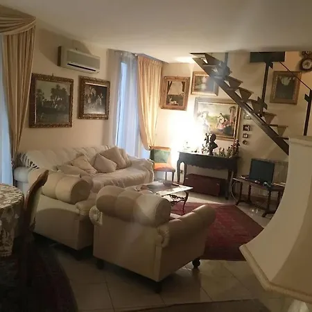 The Trip House - Between The Center And The Sea - Free Wifi And Jacuzzi Catania