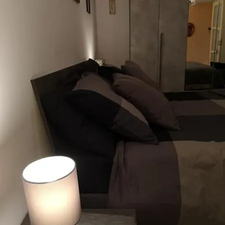 Apartment The Trip House - Between The Center And The Sea - Free Wifi And Jacuzzi Catania
